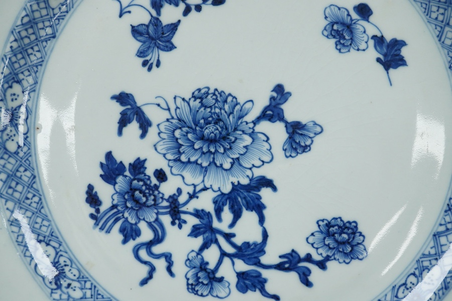 An 18th century Chinese blue and white Export plate, 28cm diameter. Condition - good